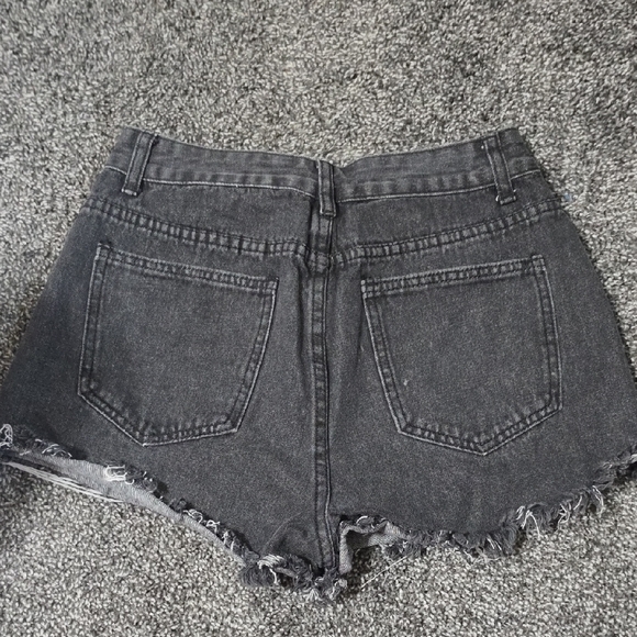 SHEIN Black Distressed High-Rise Denim Shorts - Picture 2 of 3